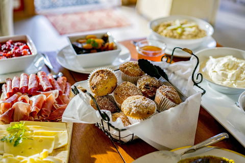 Thistle Hill Guesthouse - Walk To Many Wineries And Restaurants - Hervey Bay Accommodation 13