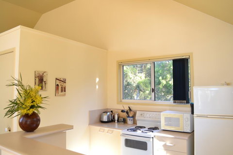 Bundle Hill Cottages - Hervey Bay Accommodation 40