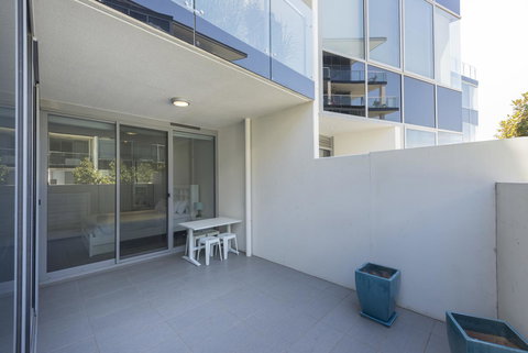 Lakefront 116 Kingston ACT - Hervey Bay Accommodation 3