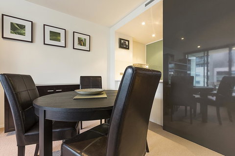 Lakefront 116 Kingston ACT - Hervey Bay Accommodation 13