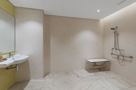 Rydges Australia Square, Formerly Tank Stream Hotel - Hervey Bay Accommodation 28