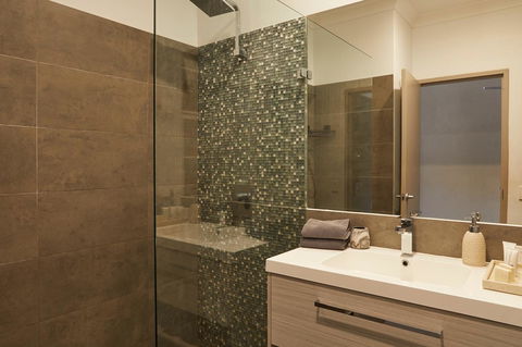 Byron Quarter Apartments - Hervey Bay Accommodation 9