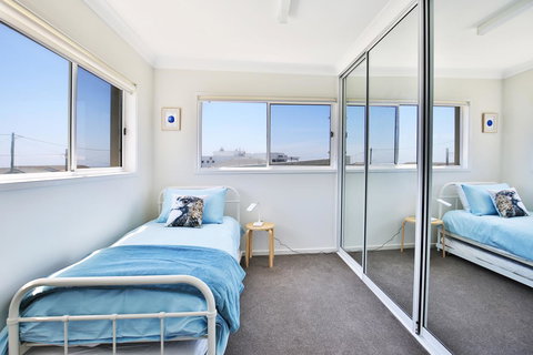 Neptune I Absolute Beachfront I Stunning Views - Hervey Bay Accommodation 14