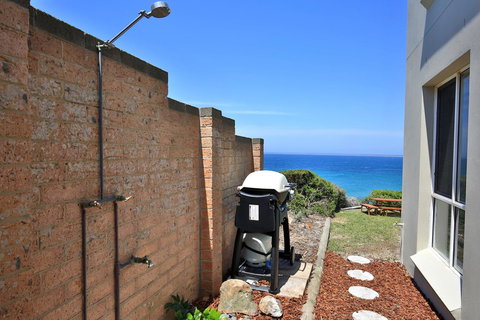 Neptune I Absolute Beachfront I Stunning Views - Hervey Bay Accommodation 27