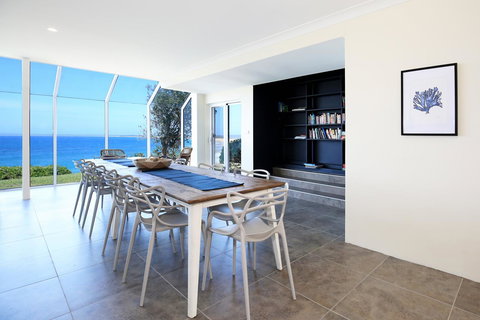 Neptune I Absolute Beachfront I Stunning Views - Hervey Bay Accommodation 6