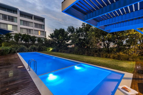Oaks Nelson Bay Lure Suites - Hervey Bay Accommodation 11