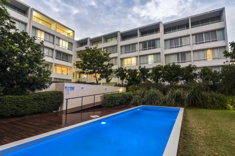 Oaks Nelson Bay Lure Suites - Hervey Bay Accommodation 9