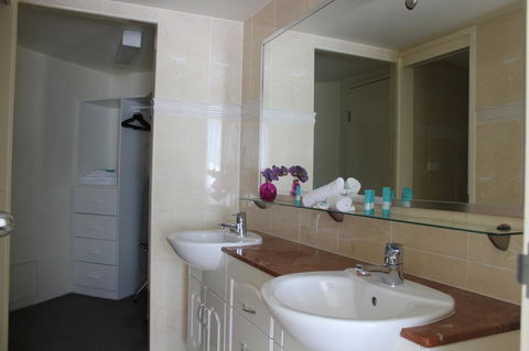 The Boathouse Resort Luxury Apartments - Hervey Bay Accommodation 7