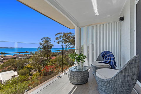 Phuza Maningi 17 Myan Close - Hervey Bay Accommodation 1