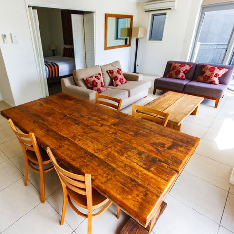 Byron Bay Hotel And Apartments - Hervey Bay Accommodation 9