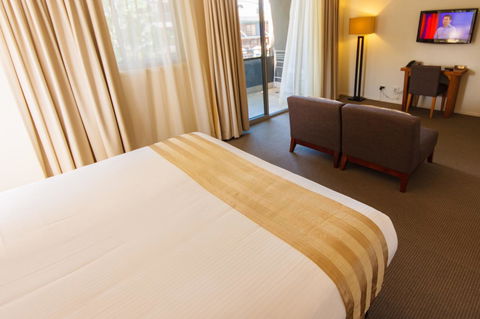 Byron Bay Hotel And Apartments - Hervey Bay Accommodation 8