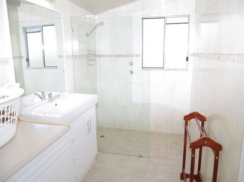 Jupiter, 3 Scott Street - Tourism Hervey Bay 5