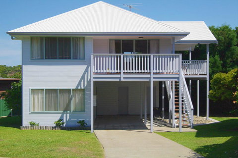 Anglesea, 17 Hodgson Street - Tourism Hervey Bay 0