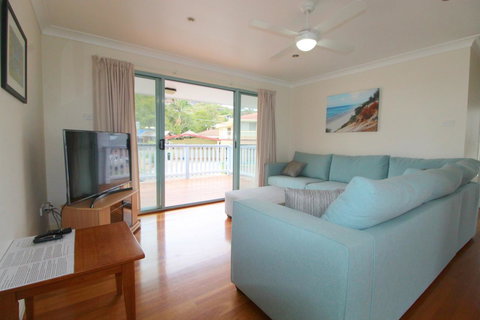 Anglesea, 17 Hodgson Street - Tourism Hervey Bay 2