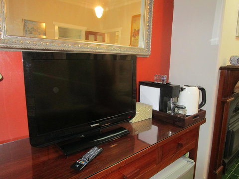 Boot Makers Cottage - Hervey Bay Accommodation 4