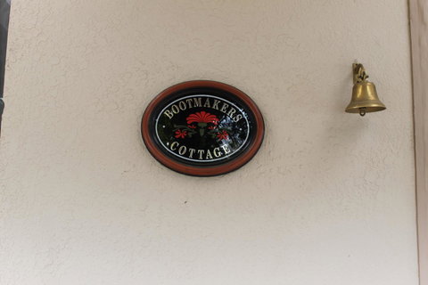 Boot Makers Cottage - Hervey Bay Accommodation 0