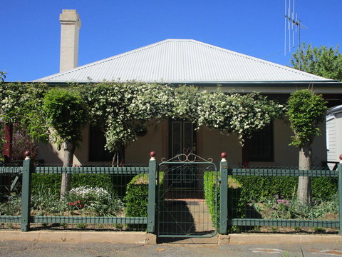 Boot Makers Cottage - Hervey Bay Accommodation 1