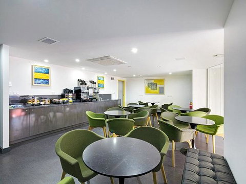 Value Suites Green Square - Hervey Bay Accommodation 7