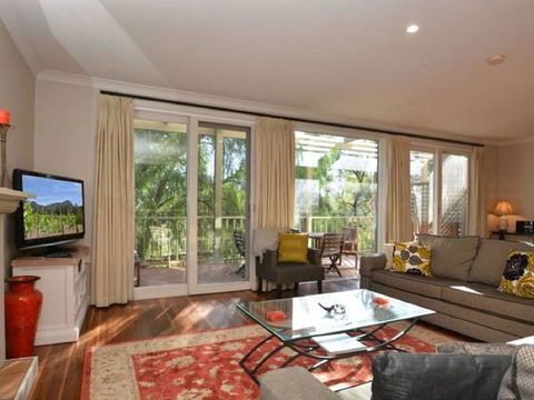 Villa 3br Chianti Villa Located Within Cypress Lakes Resort - Hervey Bay Accommodation 0