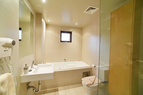 Snowstream 4 - Hervey Bay Accommodation 6