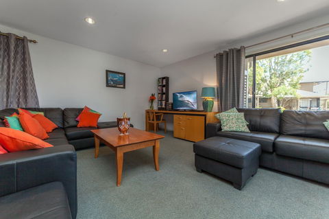 Condo 105 @ Horizons Golf Resort - Salamander Bay NSW - Tourism Hervey Bay 6