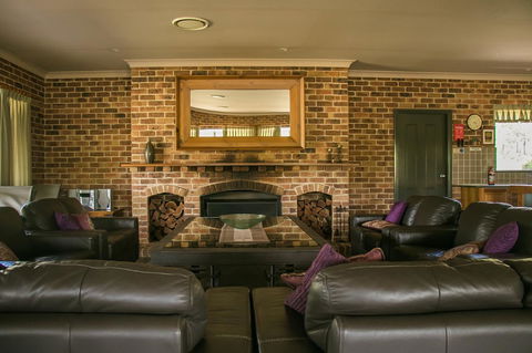 Ironstone Estate Lovedale - Hervey Bay Accommodation 25