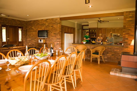 Ironstone Estate Lovedale - Hervey Bay Accommodation 37
