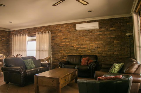 Ironstone Estate Lovedale - Hervey Bay Accommodation 16