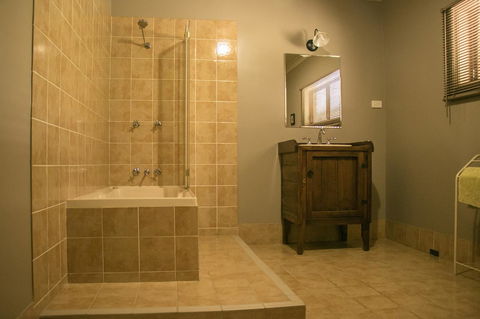 Ironstone Estate Lovedale - Hervey Bay Accommodation 10