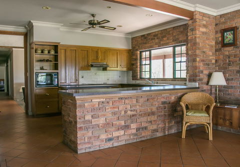 Ironstone Estate Lovedale - Hervey Bay Accommodation 29
