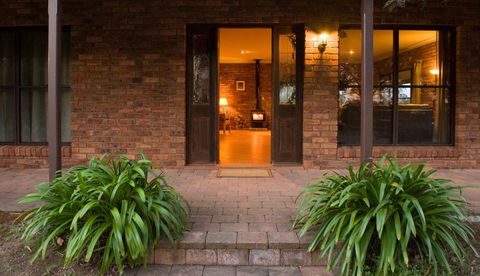 Ironstone Estate Lovedale - Hervey Bay Accommodation 38