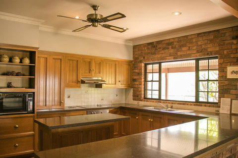 Ironstone Estate Lovedale - Hervey Bay Accommodation 4