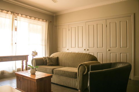 Ironstone Estate Lovedale - Hervey Bay Accommodation 14