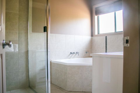 Ironstone Estate Lovedale - Hervey Bay Accommodation 6