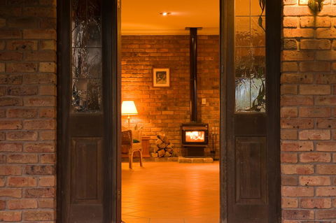Ironstone Estate Lovedale - Hervey Bay Accommodation 39