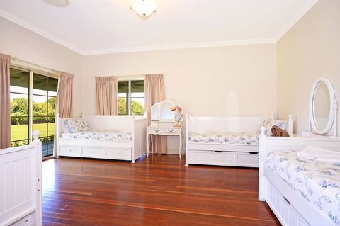 Terara Riverside Retreat - Tourism Hervey Bay 10