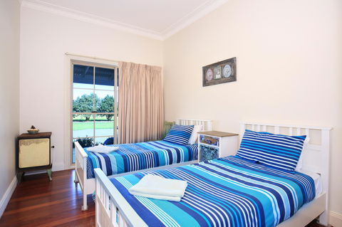 Terara Riverside Retreat - Tourism Hervey Bay 9