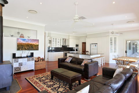 Terara Riverside Retreat - Tourism Hervey Bay 6