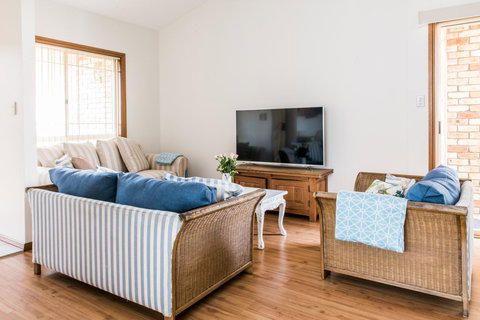 Ambience - Hervey Bay Accommodation 6