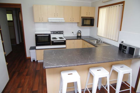Breakaway, 11 Scott Street - Hervey Bay Accommodation 1