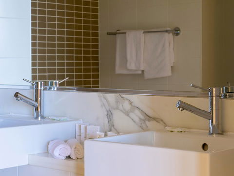 Sage Hotel Wollongong - Hervey Bay Accommodation 1