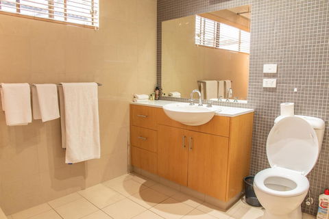 Belmont - Hervey Bay Accommodation 12