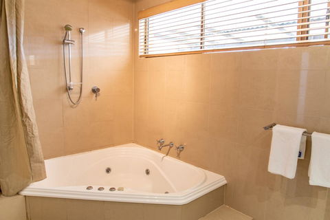 Belmont - Hervey Bay Accommodation 11