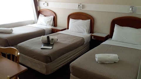 Allonville Gardens Motel - Tourism Hervey Bay 3