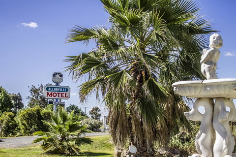 Allonville Gardens Motel - Tourism Hervey Bay 0