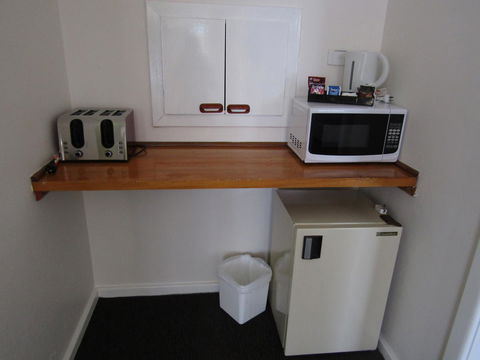 Allonville Gardens Motel - Tourism Hervey Bay 21