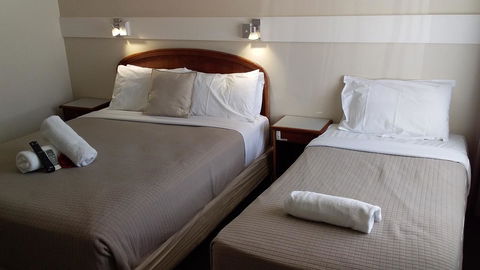 Allonville Gardens Motel - Tourism Hervey Bay 4