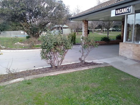 Allonville Gardens Motel - Tourism Hervey Bay 1
