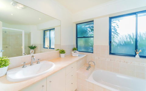 The Cove Yamba - Hervey Bay Accommodation 16
