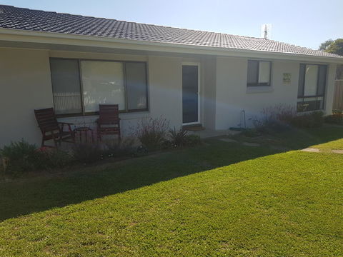 Golden Hill Cottage - Hervey Bay Accommodation 2